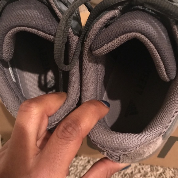 Adidas Yeezy Boost 700 Mauve - Picture 5 of 5